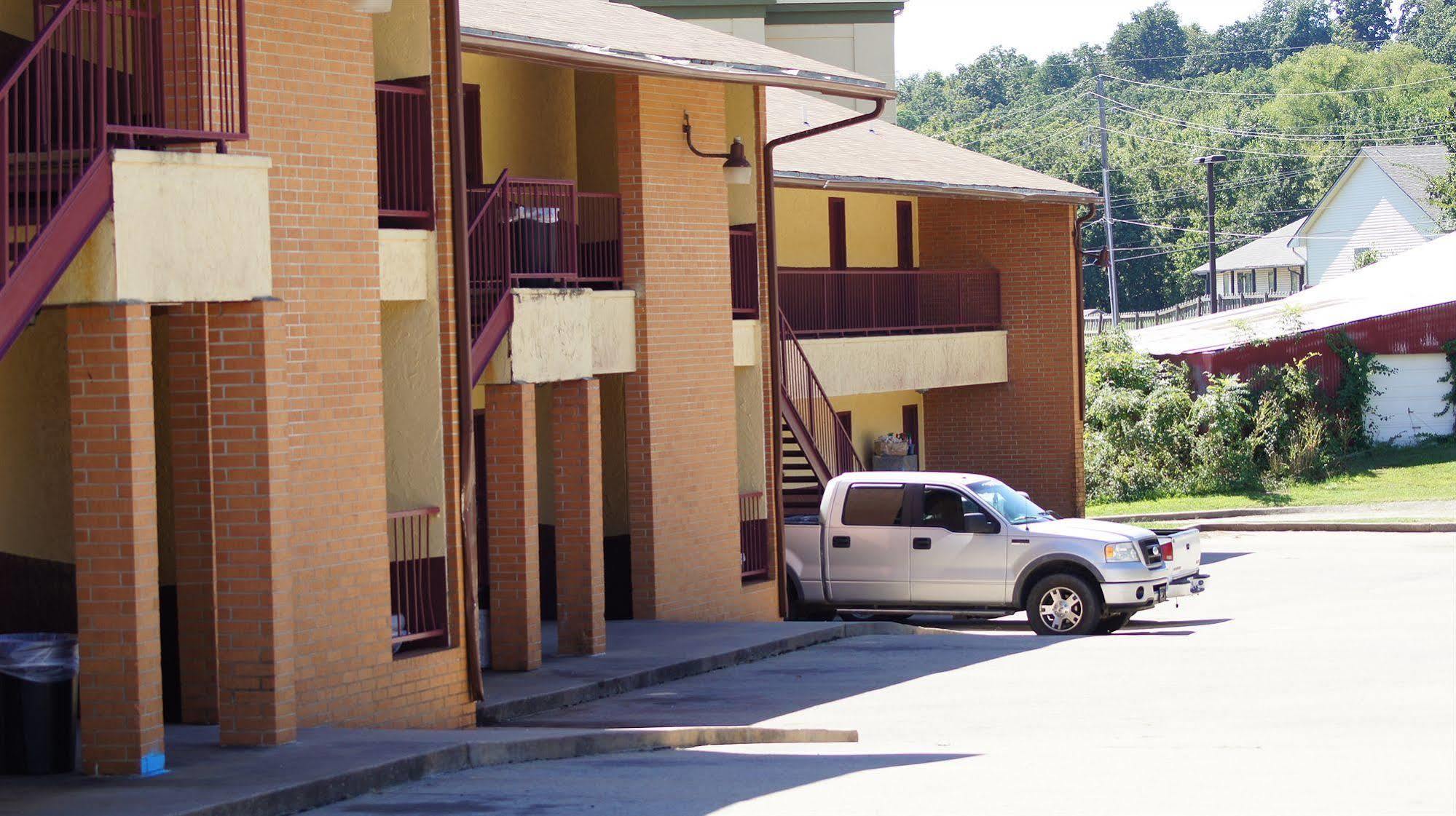 Holiday Lodge & Suites Mcalester Exterior photo